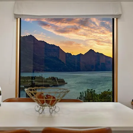 Sun-Filled On Wakatipu Villa Queenstown Exterior photo